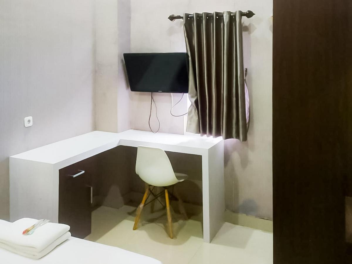 Hotel Reddoorz Syariah Near Sultan Syarif Kasim II Airport Pekanbaru Esterno foto